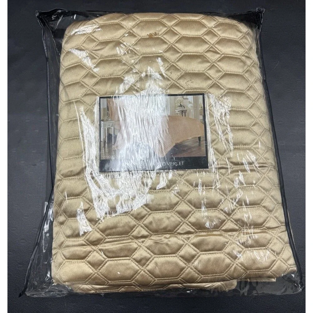 J Queen New York Full/Queen Gold Satinique Quilted Quilt